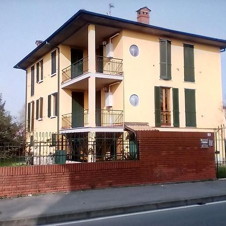 Locanda I Tarocchi Vailate エクステリア 写真